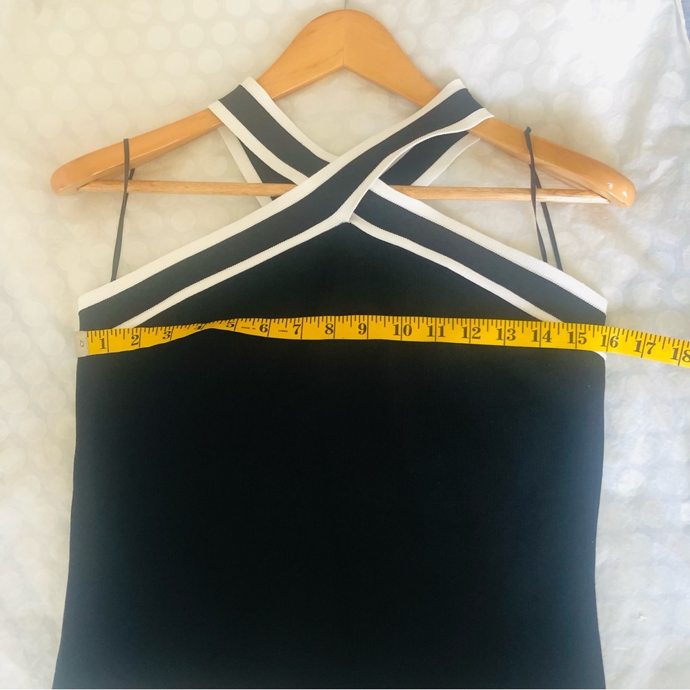 Sincerely Jules Black & White Crisscross Fitted Top - Picture 5 of 9